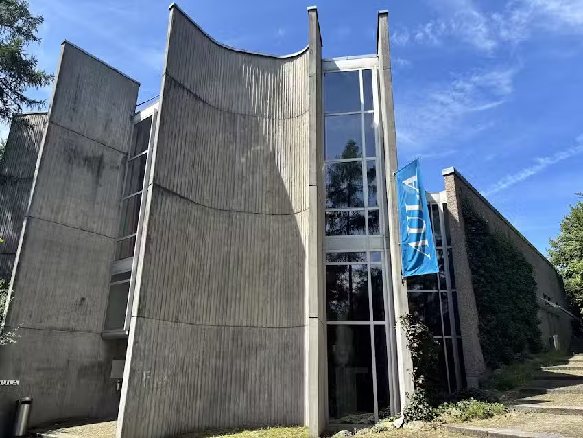 Aula R&auml;mib&uuml;hl