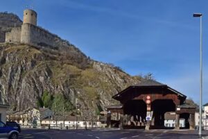 Castello di La B&acirc;tiaz