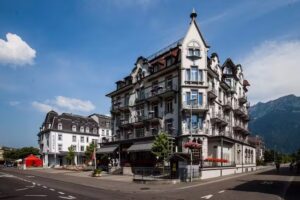 Carlton &ndash; Europe Vintage Adults Hotel