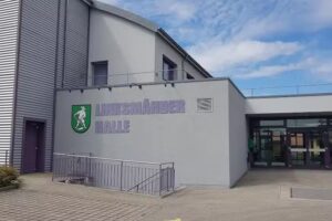 Hall de tondeuse &agrave; gauche Madiswil