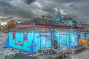 Salon Theater Herzbaracke