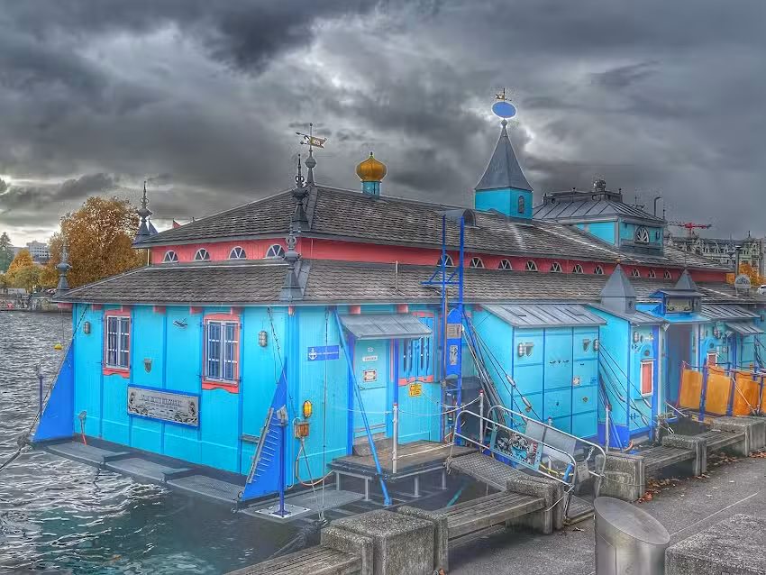 Salon Theater Herzbaracke