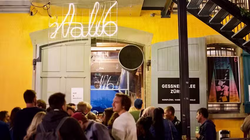 Bar et foyer du stand 6