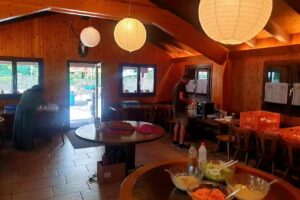 La cabane foresti&egrave;re d&rsquo;Arni