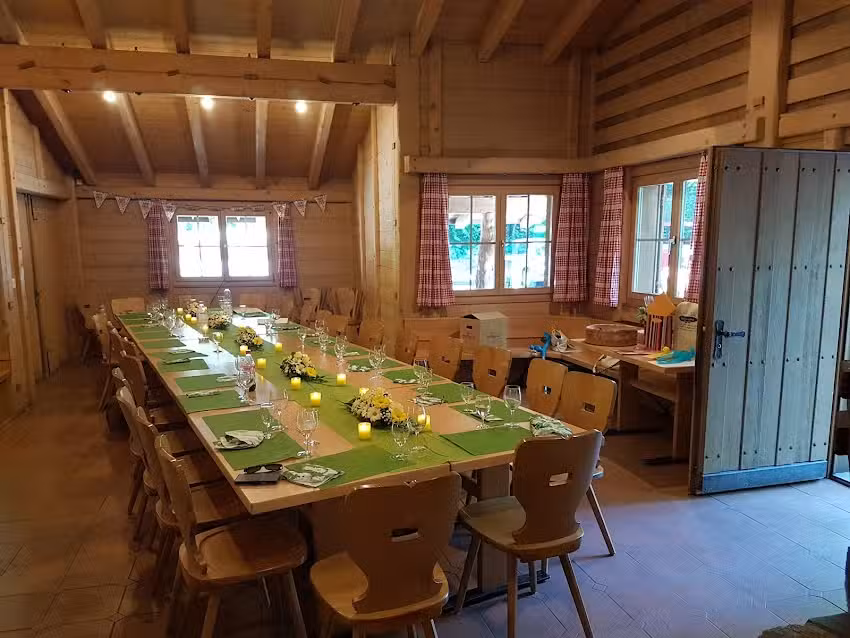 Waldh&uuml;tte &laquo;Waldvilla Cheserholz&raquo;