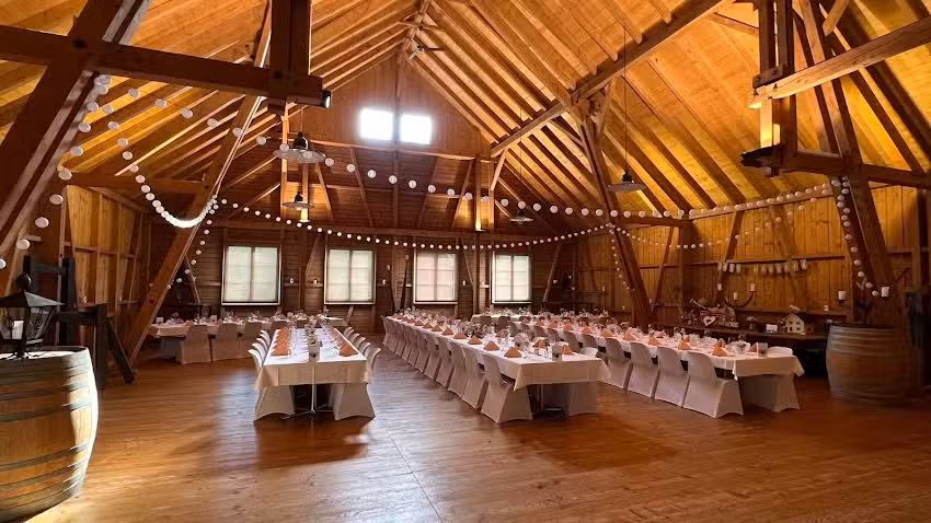 Wirtschaft zum Hirschen | Festscheune, Hirschenscheune & Hochzeitsscheune